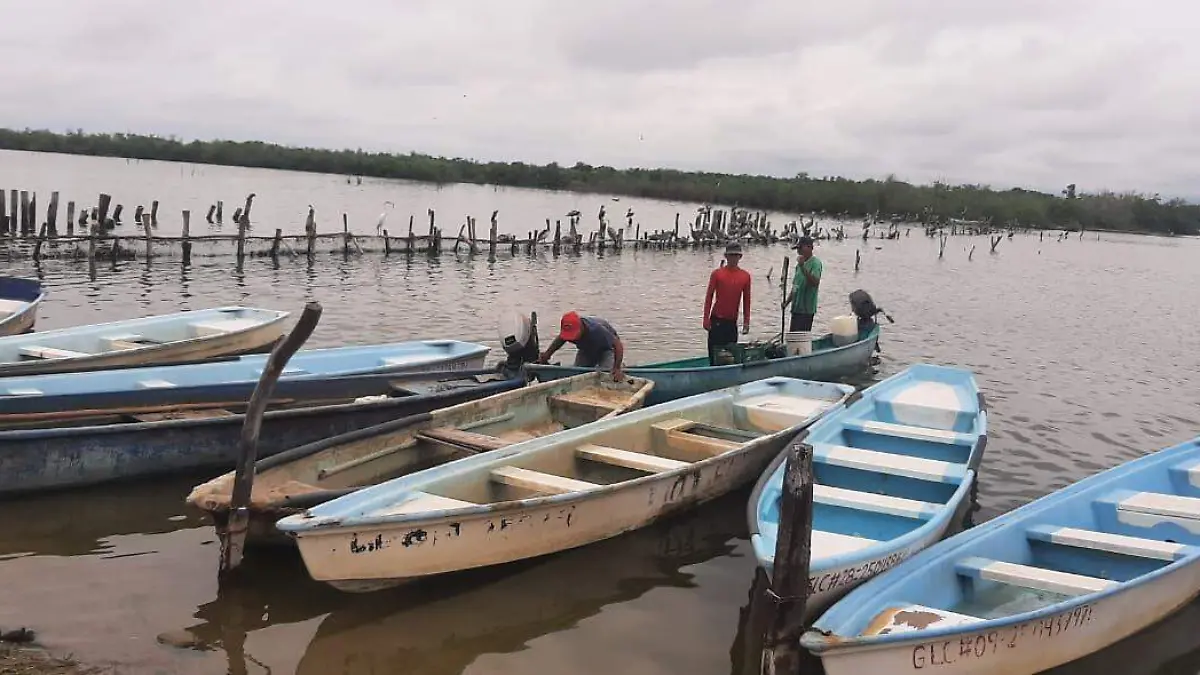 pocos pescadores iniciaron a trabajar